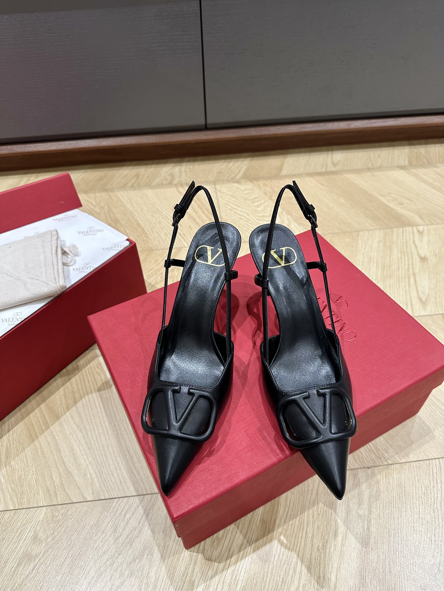 Valentino Heels-8CM(EU35-41)