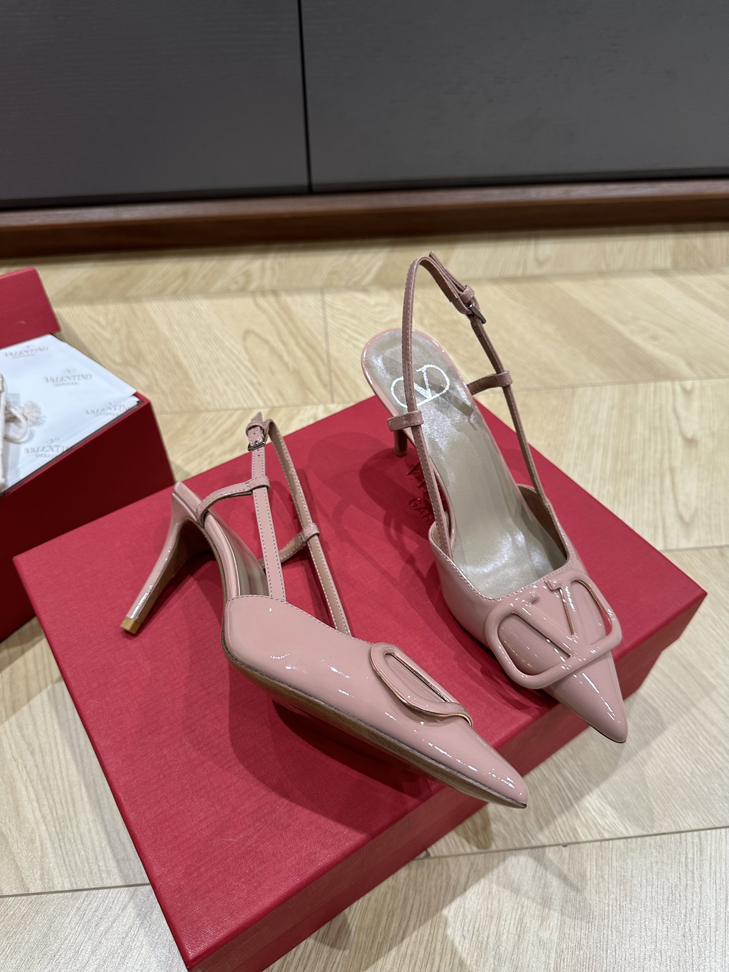 Valentino Heels-8CM(EU35-41)