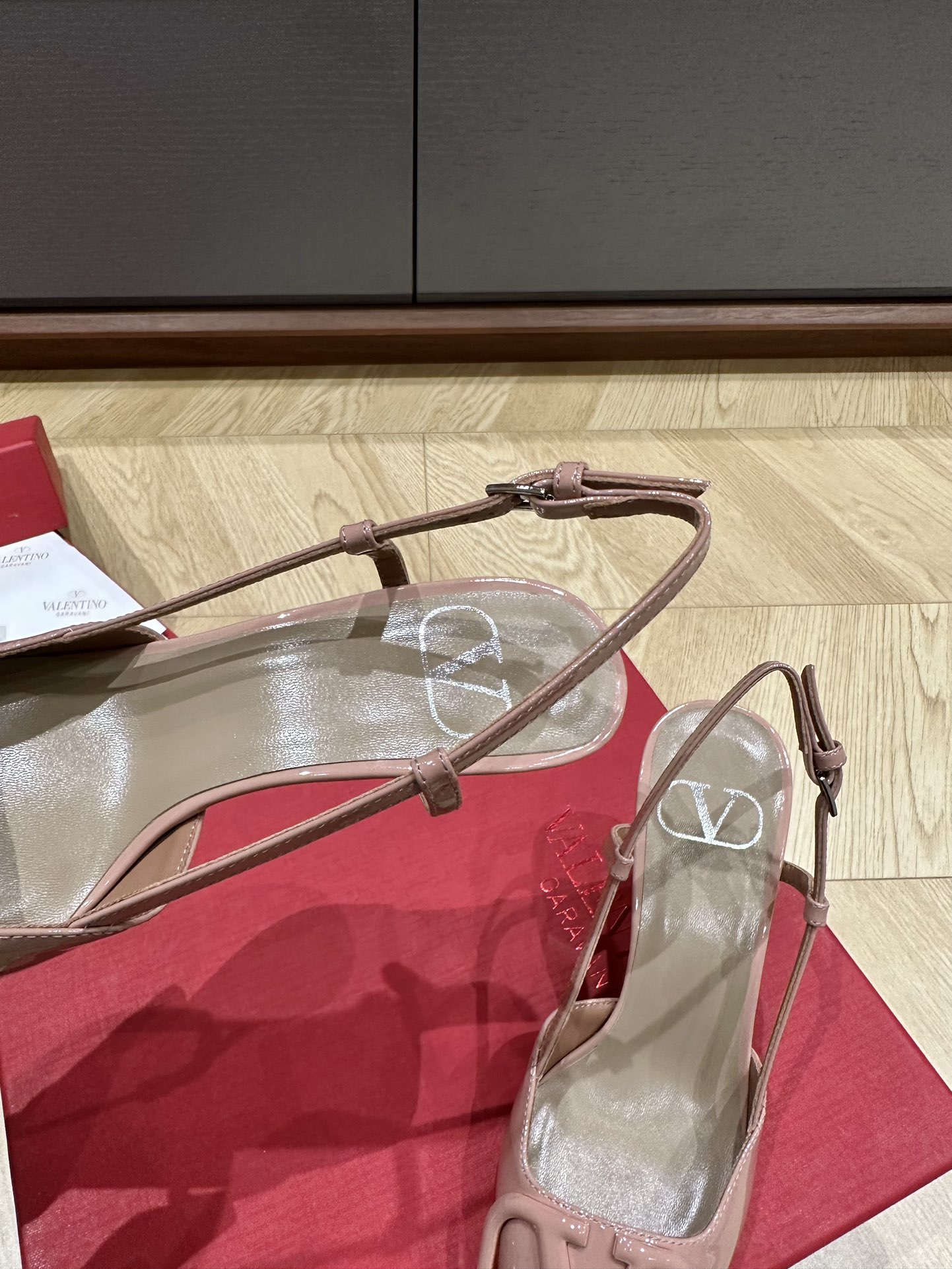 Valentino Heels-8CM(EU35-41)