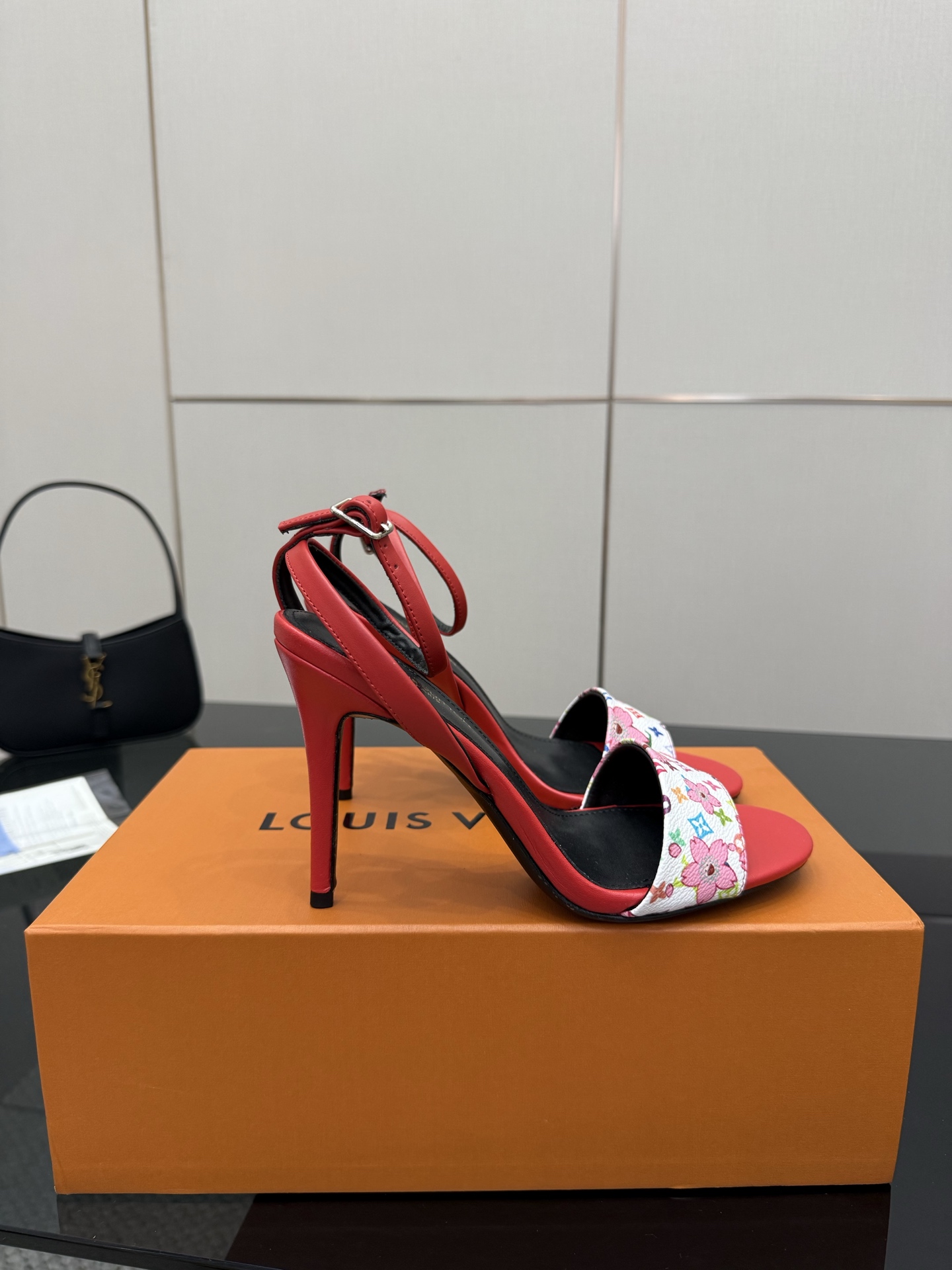 Lou*s Vuitton Slides(EU35-42)