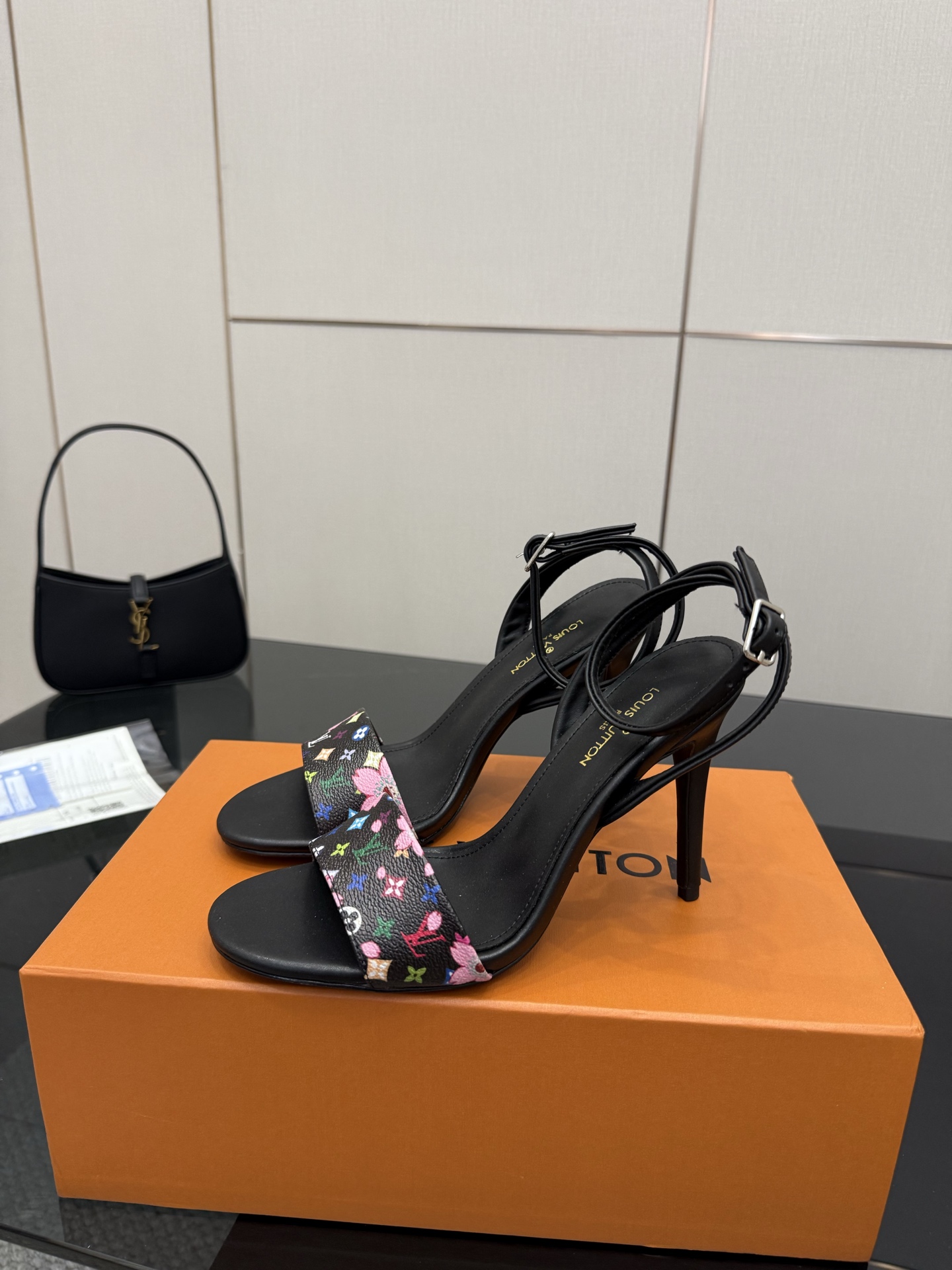 Lou*s Vuitton Slides(EU35-42)