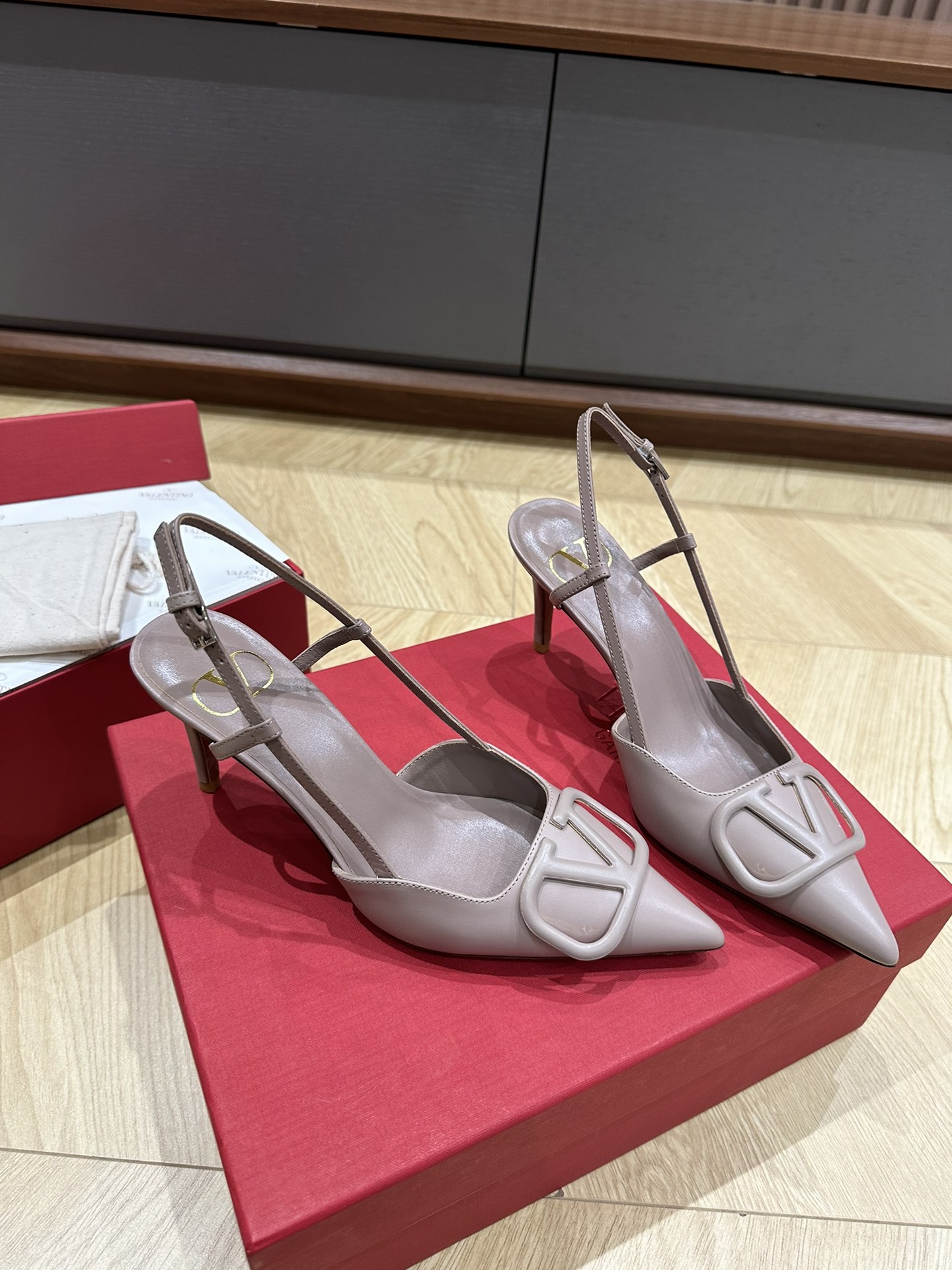 Valentino Heels-8CM(EU35-41)