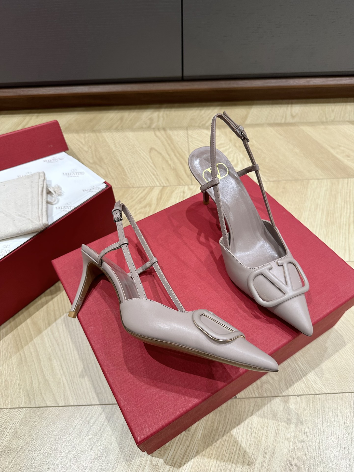 Valentino Heels-8CM(EU35-41)