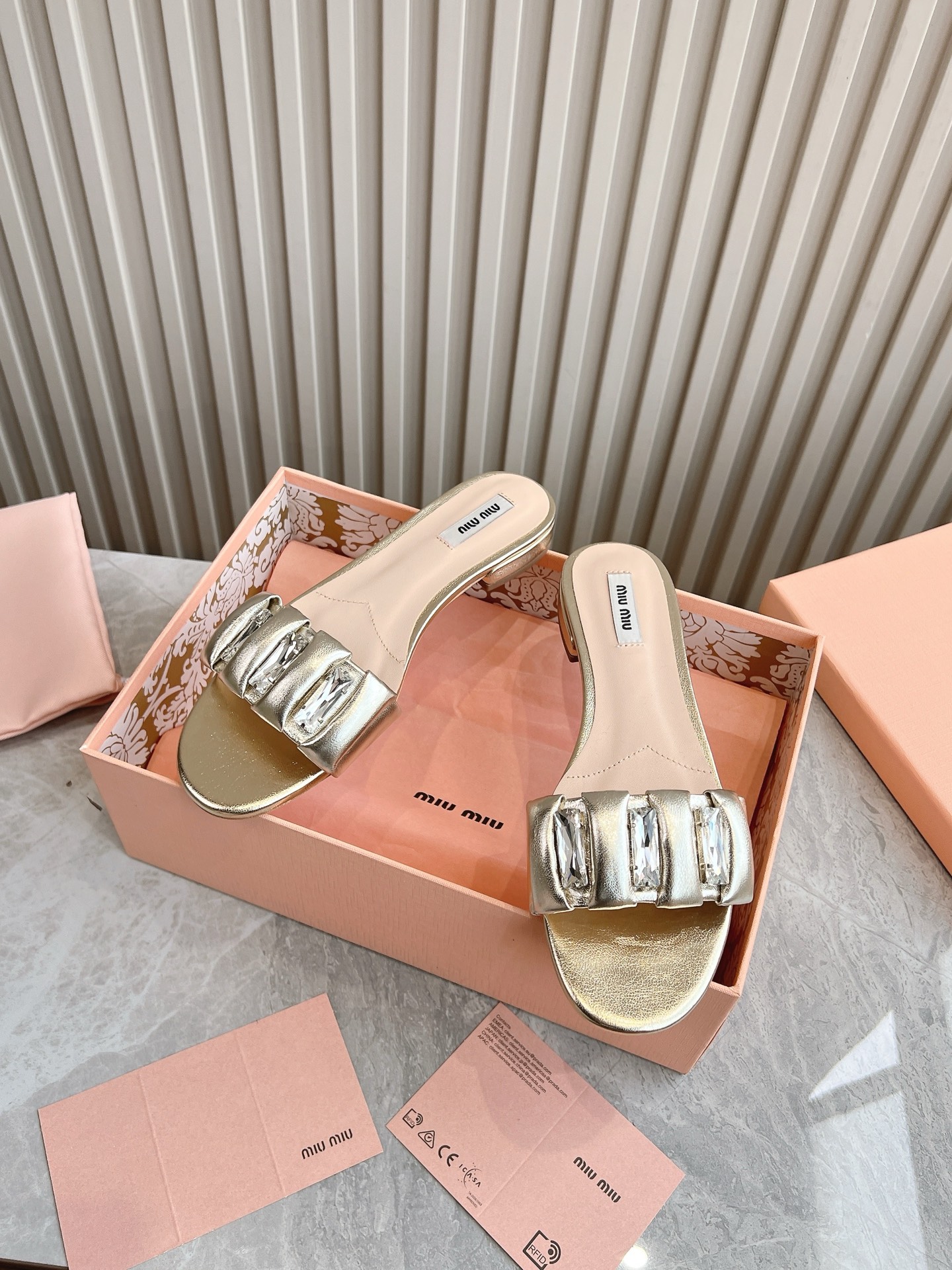 MiuMiu 2025ss Slides