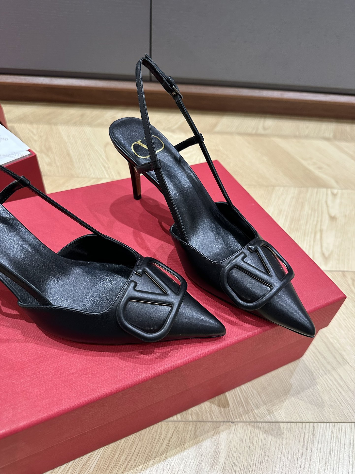 Valentino Heels-8CM(EU35-41)