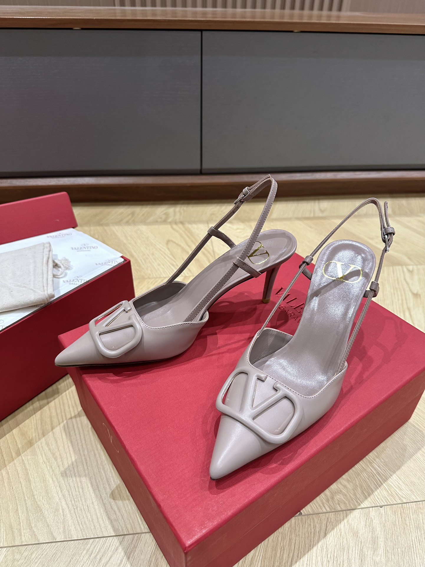 Valentino Heels-8CM(EU35-41)