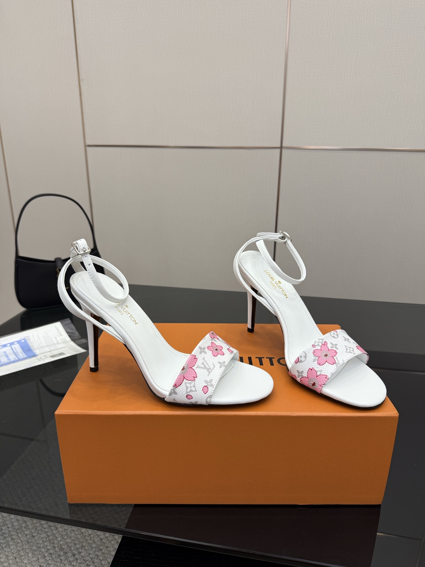 Lou*s Vuitton Slides(EU35-42)