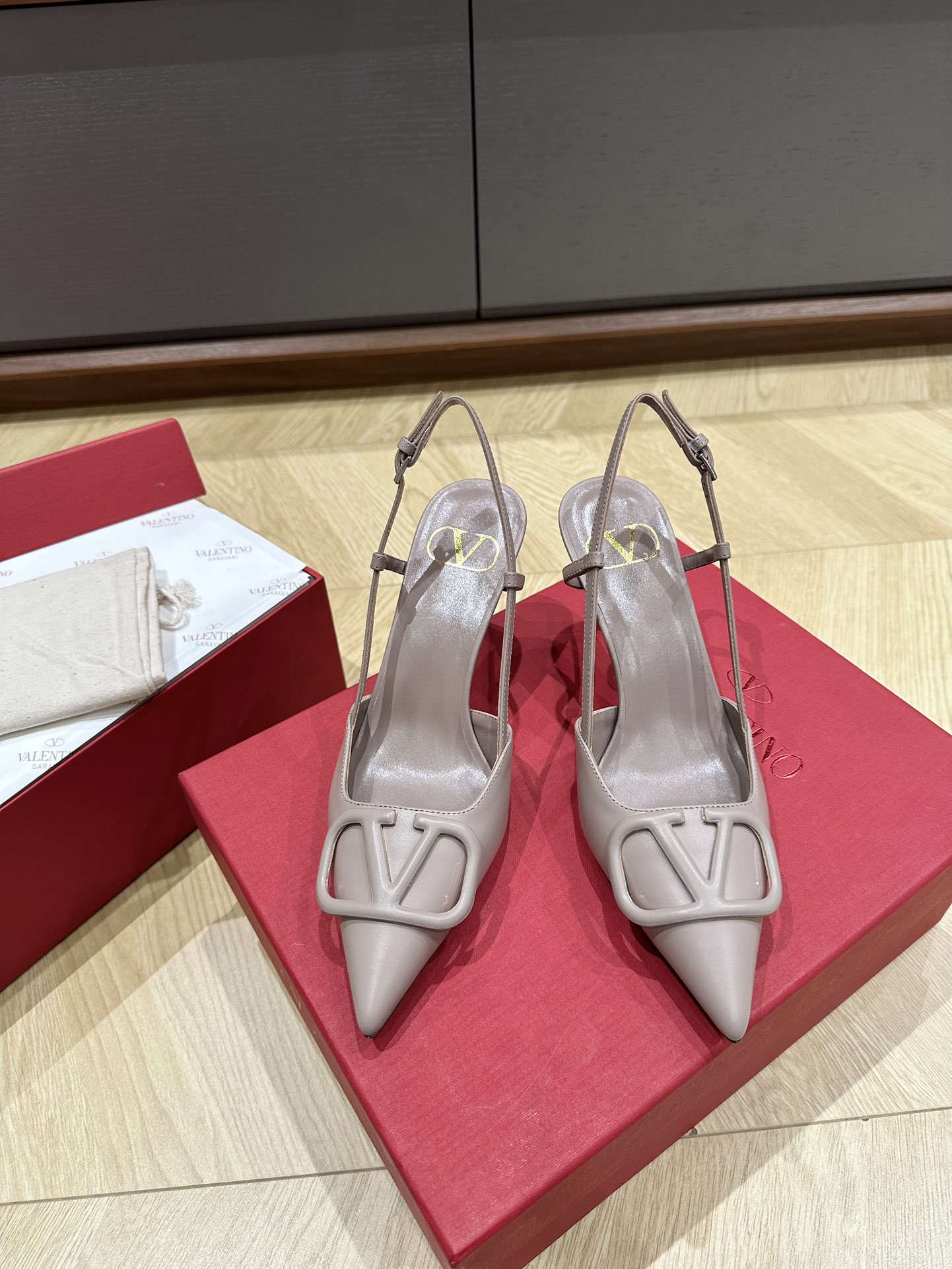 Valentino Heels-8CM(EU35-41)
