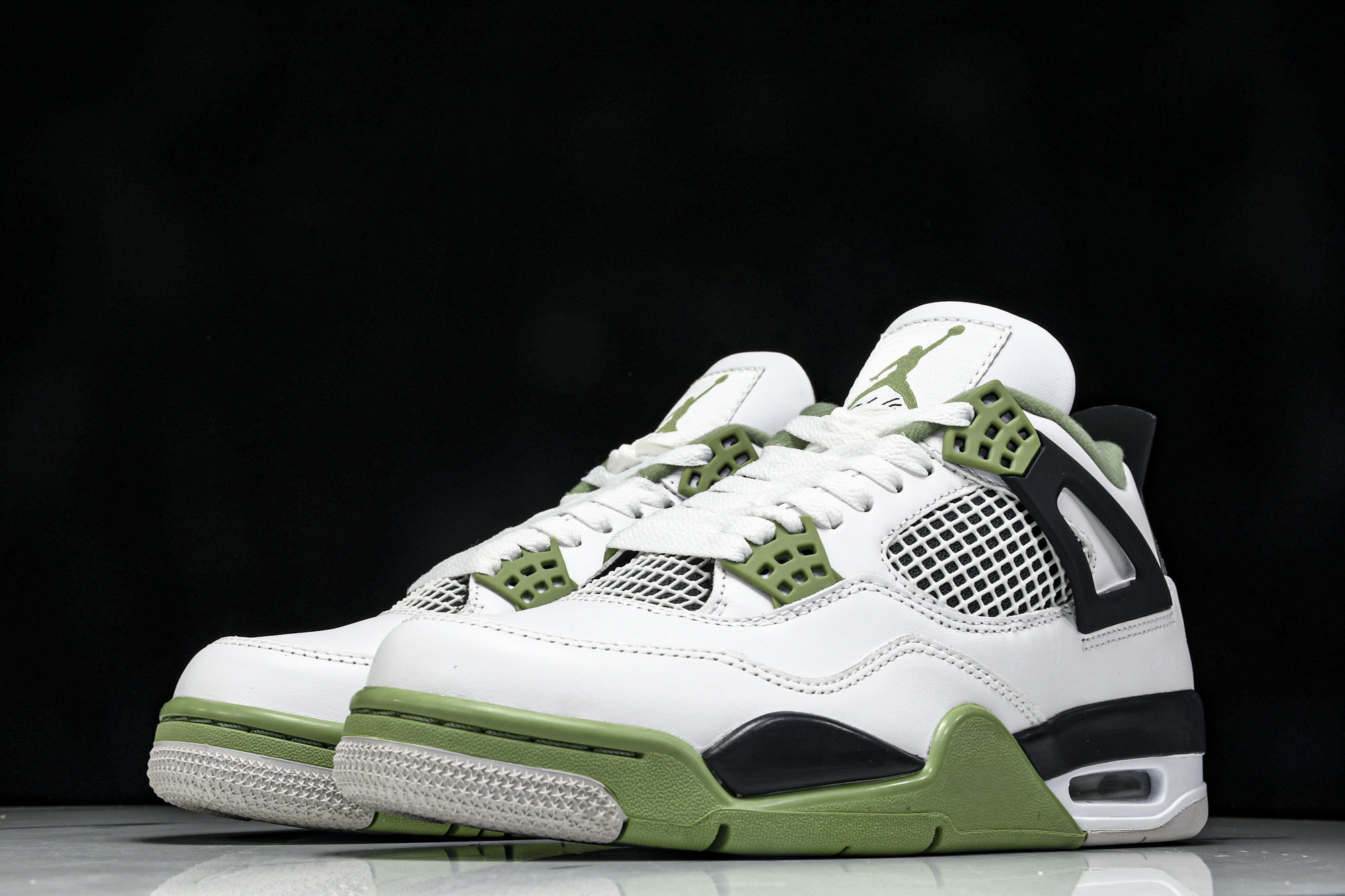 Air Jordan 4 Retro 