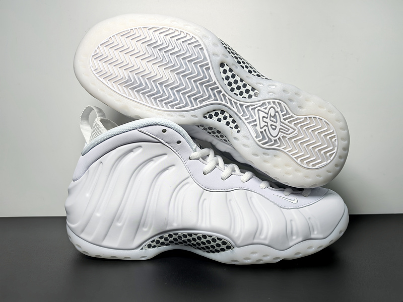 Nike Air Foamposite One “Triple White”FQ4303-400