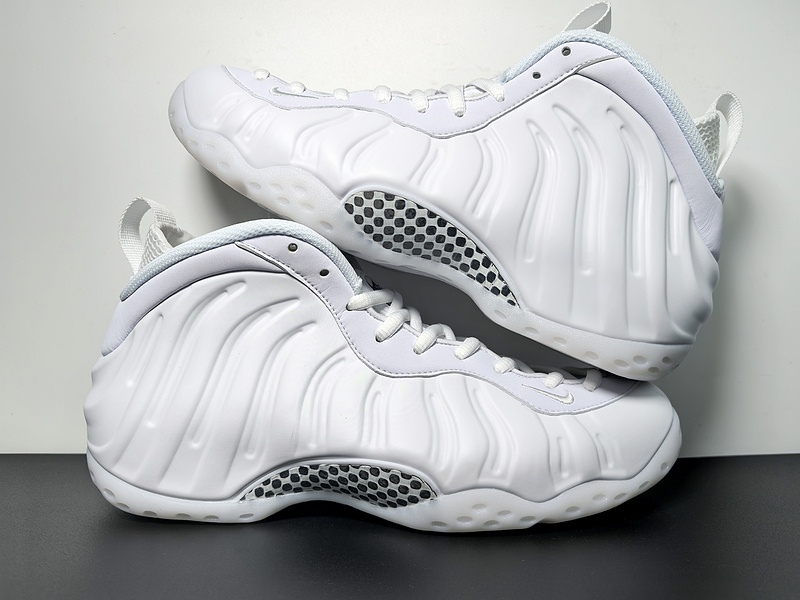 Nike Air Foamposite One “Triple White”FQ4303-400
