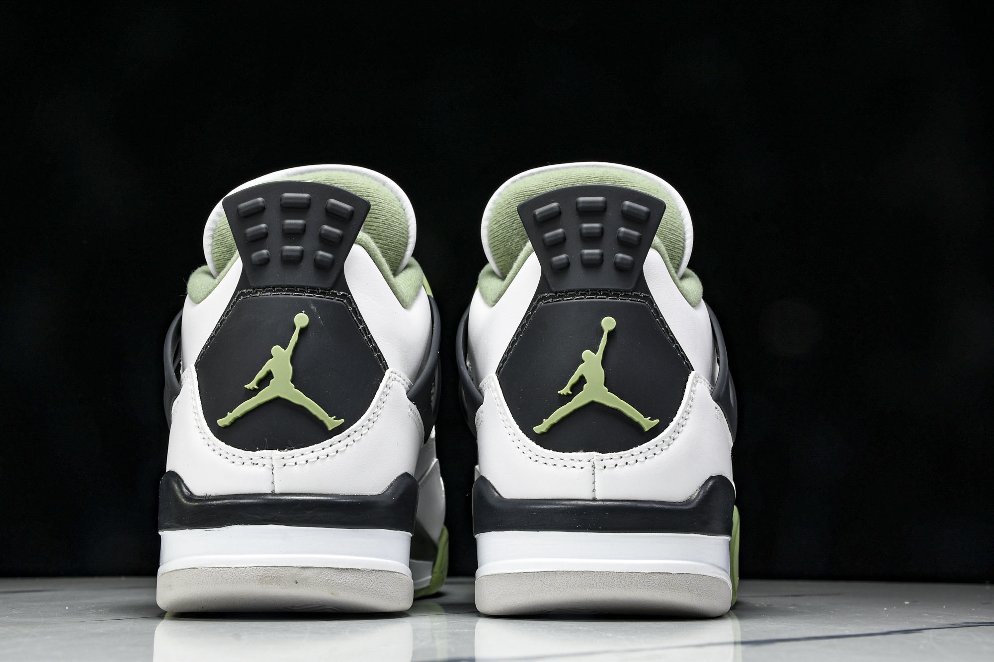 Air Jordan 4 Retro 