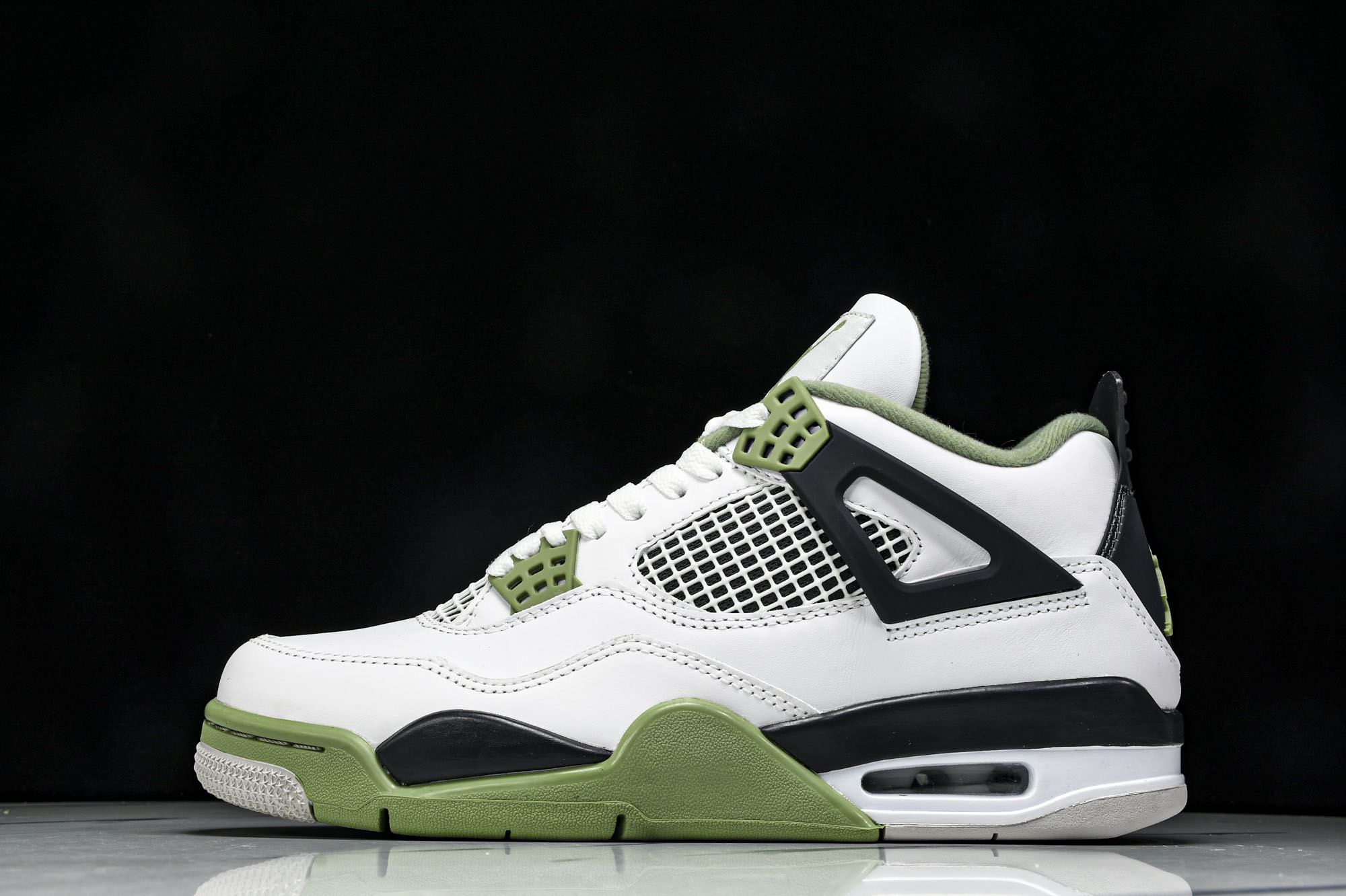 Air Jordan 4 Retro 
