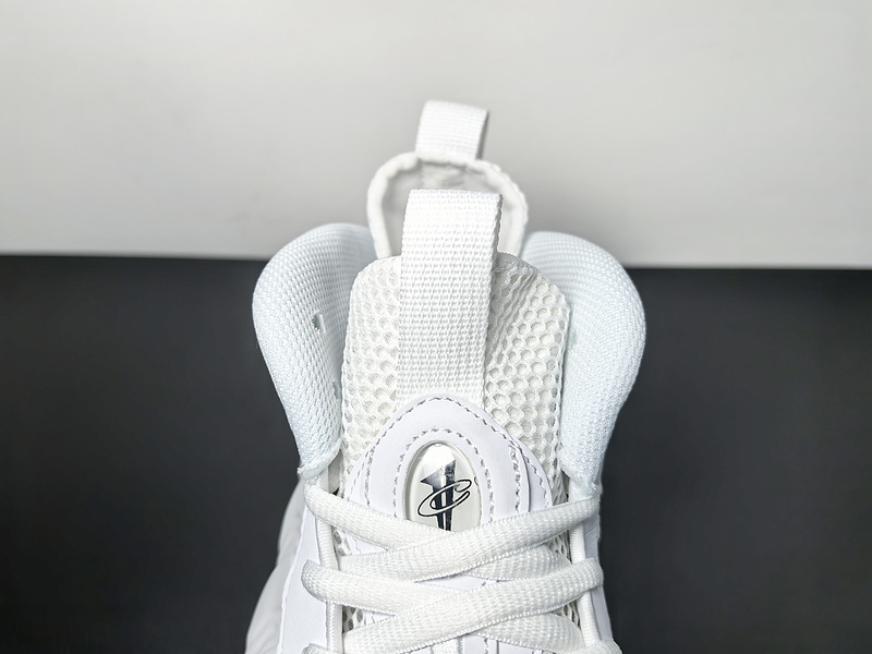 Nike Air Foamposite One “Triple White”FQ4303-400