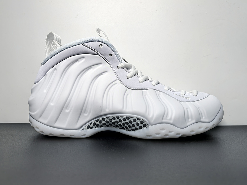 Nike Air Foamposite One “Triple White”FQ4303-400