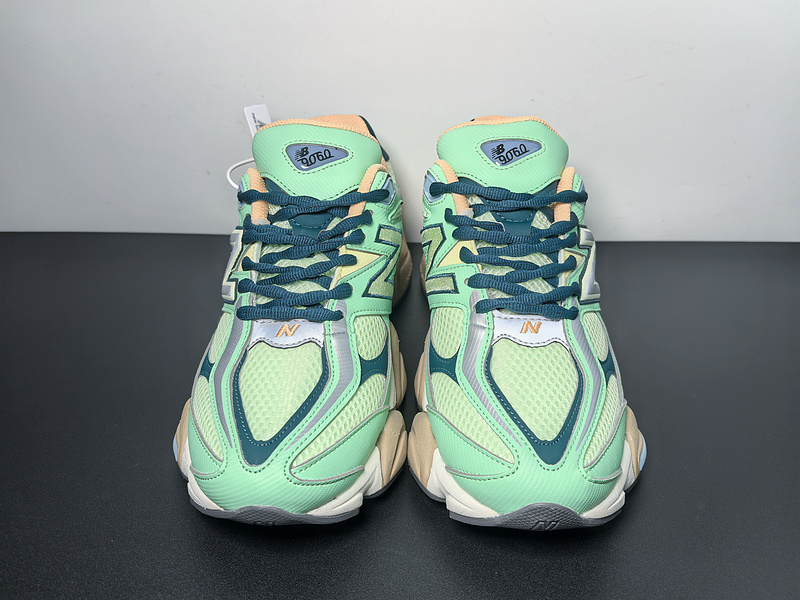 New Balance 9060-128