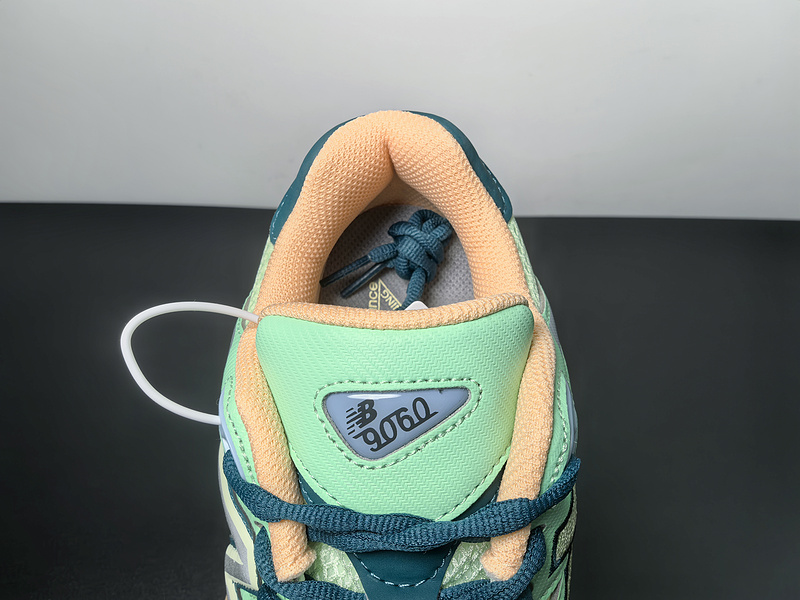 New Balance 9060-128