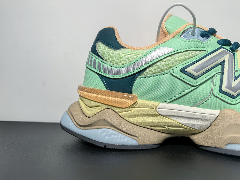 New Balance 9060-128