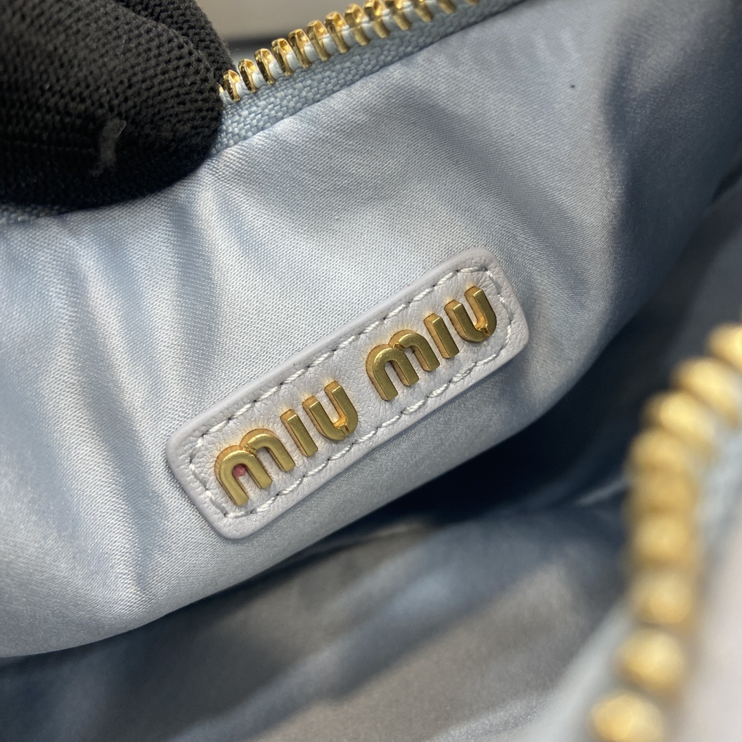 MiuMiu MiuWander Bag(23×13×7CM）