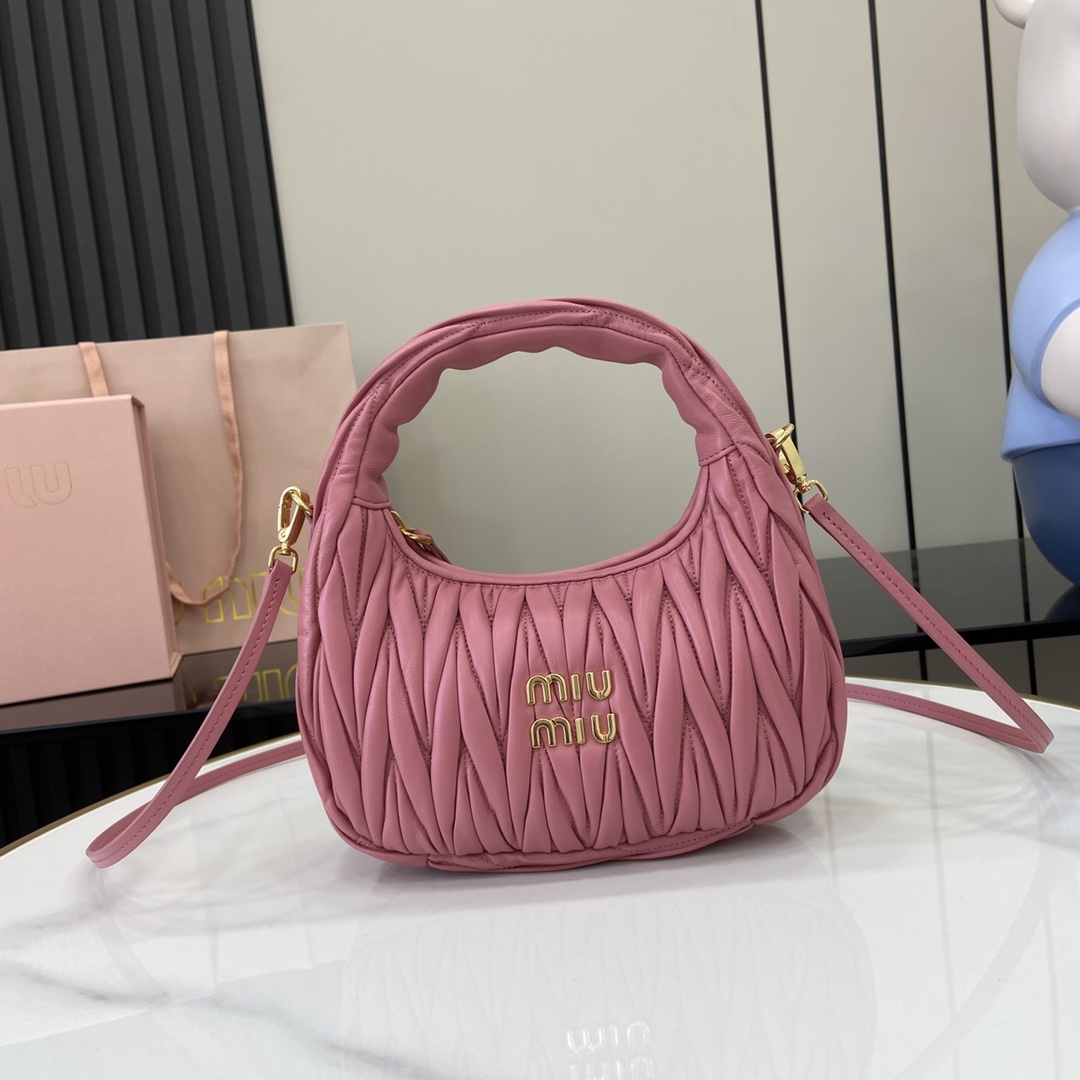 MiuMiu MiuWander Bag(23×13×7CM）