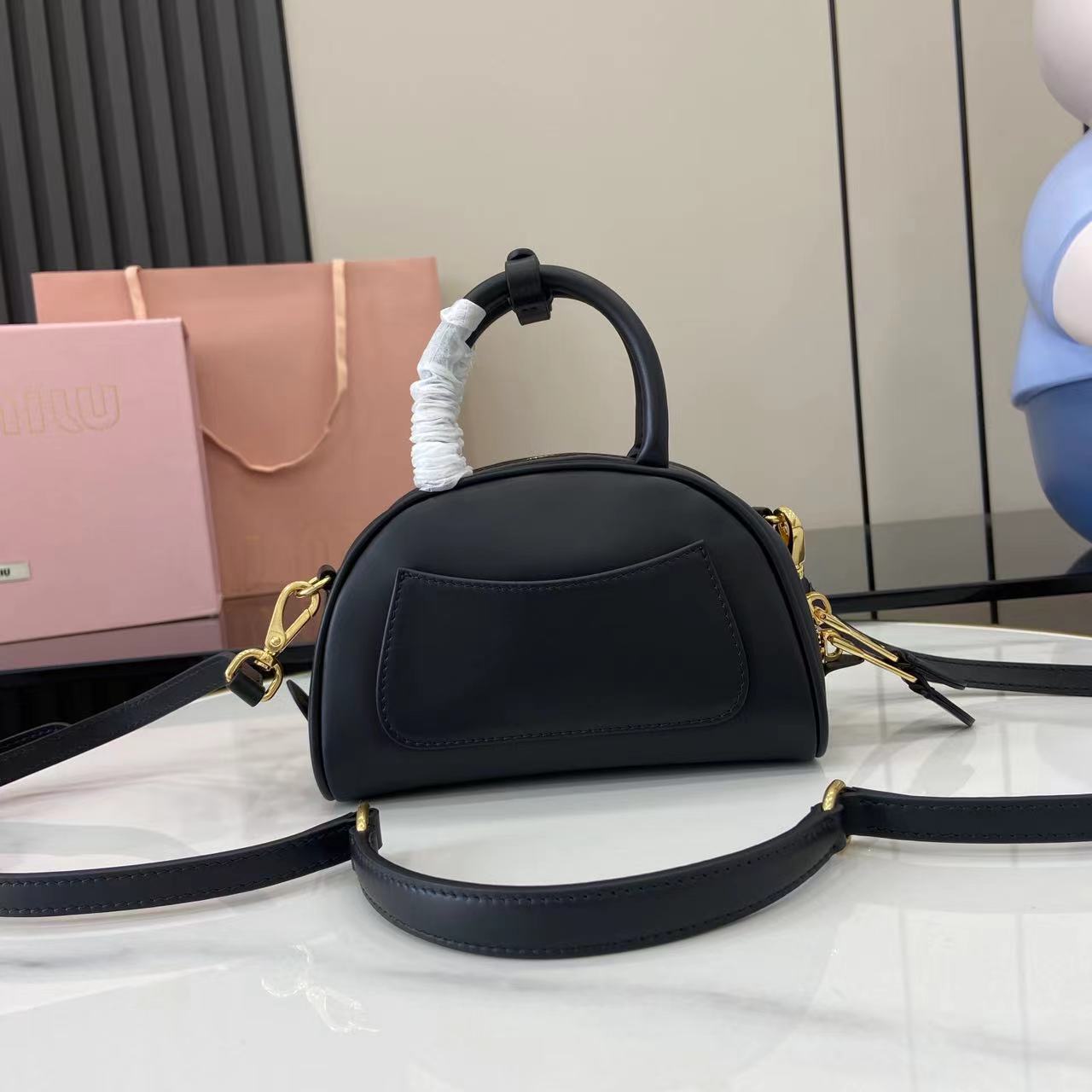 MiuMi* Runway Dumpling Bag(24 X12.5 X 9CM）