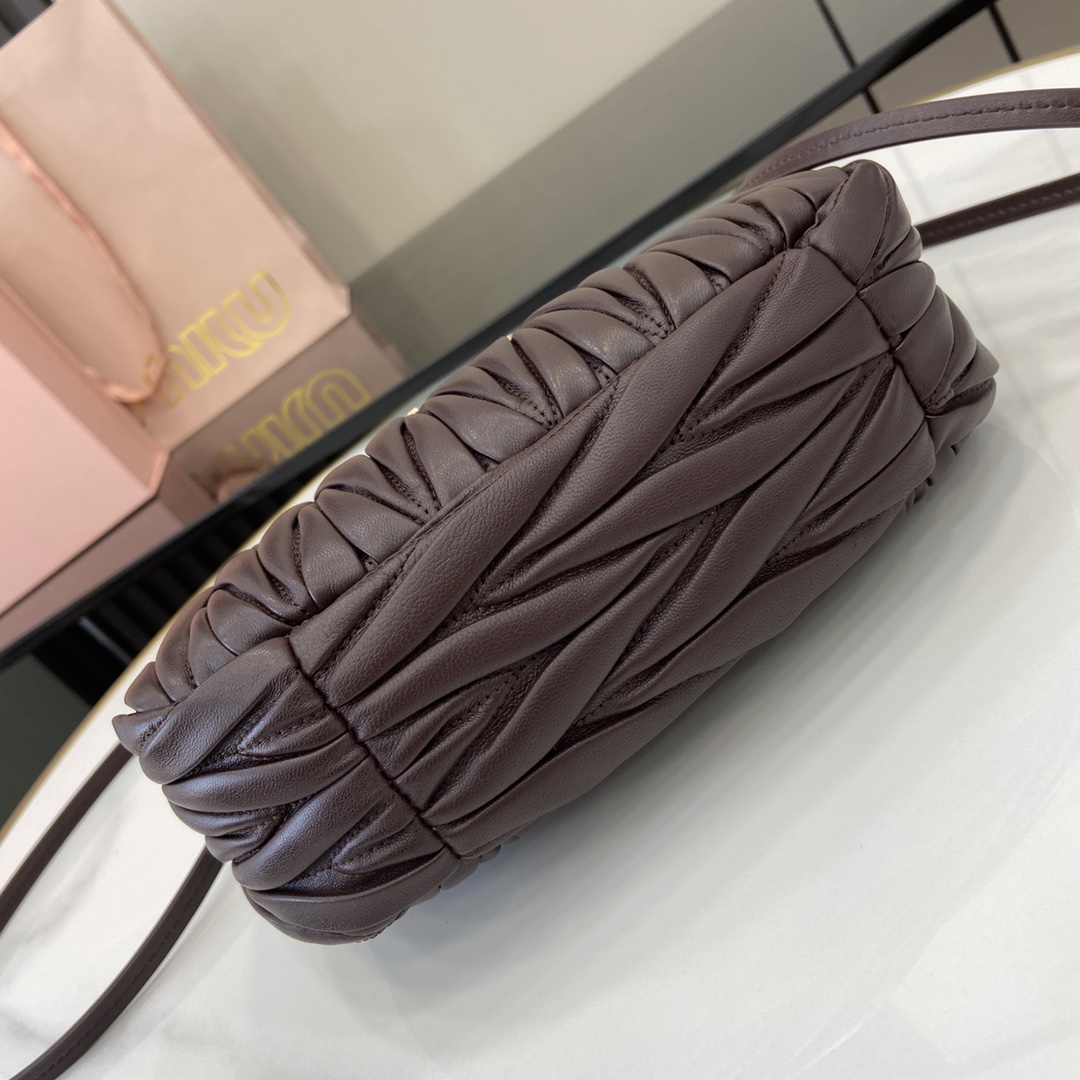 MiuMiu MiuWander Bag(23×13×7CM）