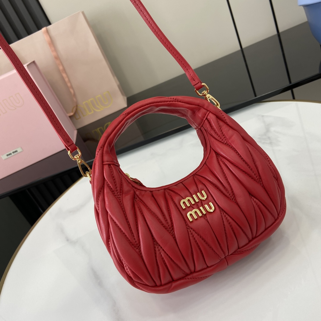 MiuMiu Mini MiuWander Bag(17.5×14×5.5CM）
