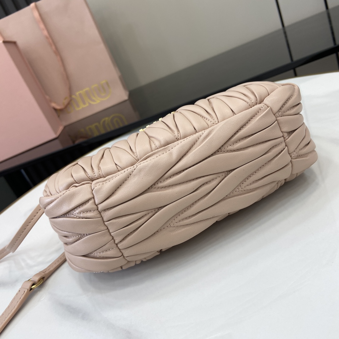 MiuMiu MiuWander Bag(23×13×7CM）