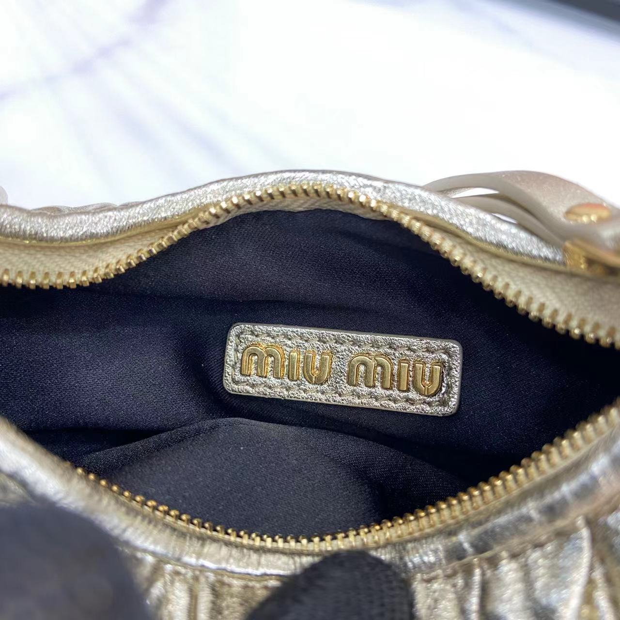 MiuMiu Mini MiuWander Bag(17.5×14×5.5CM）