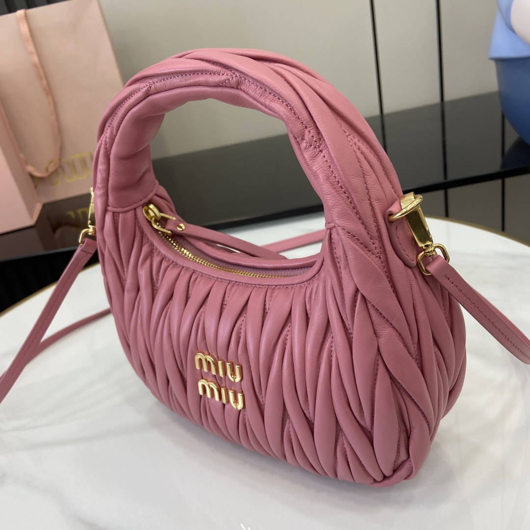 MiuMiu MiuWander Bag(23×13×7CM）