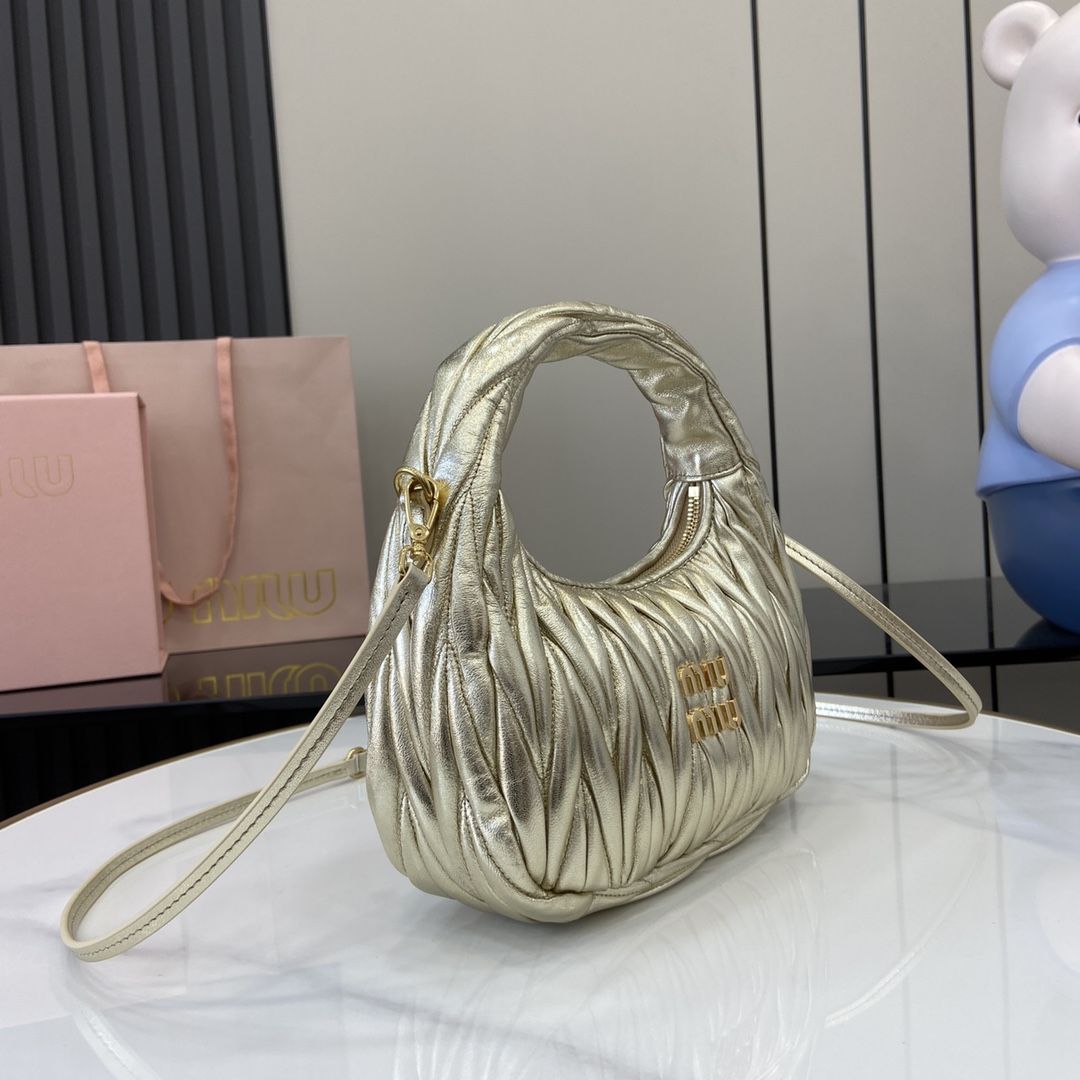MiuMiu MiuWander Bag(23×13×7CM）