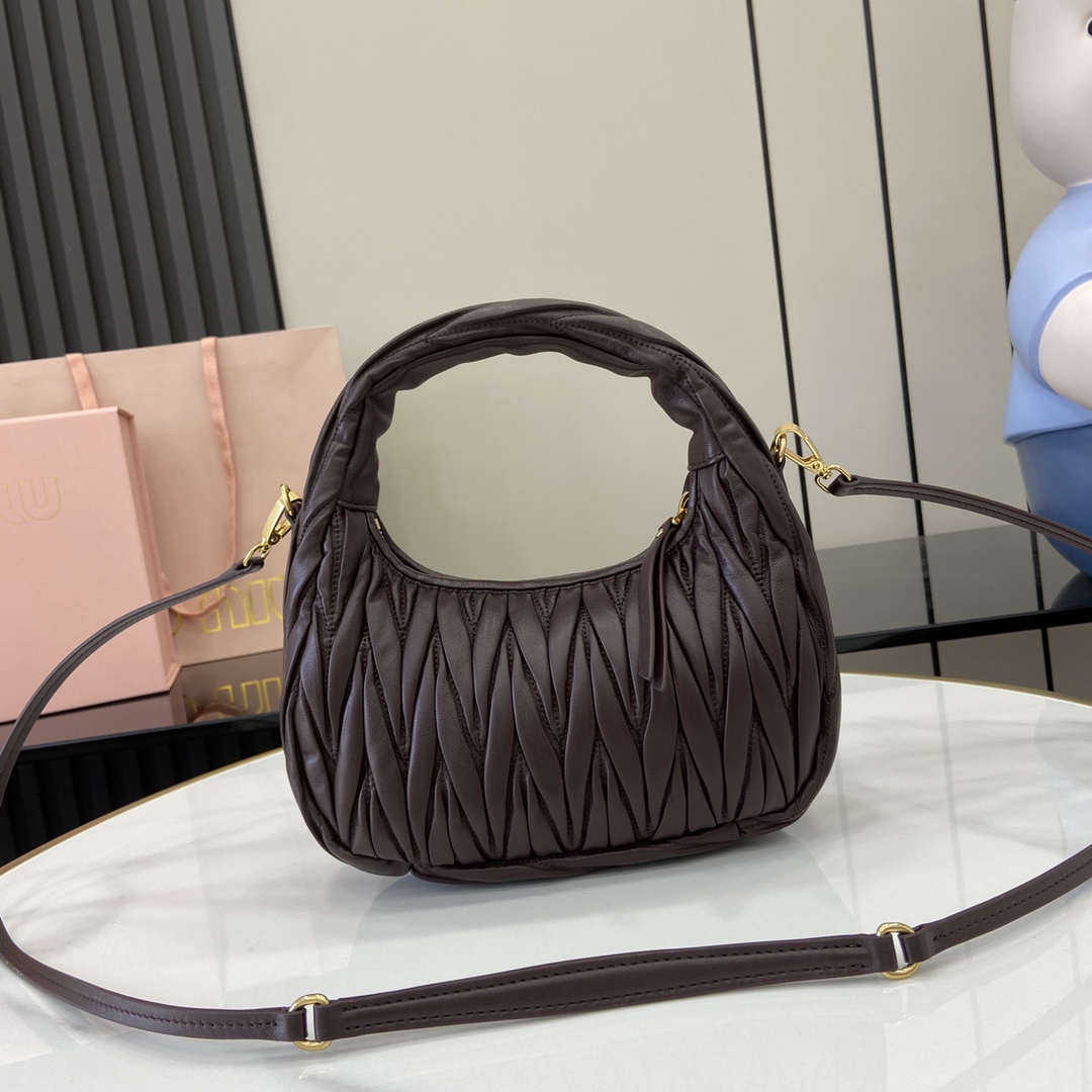 MiuMiu MiuWander Bag(23×13×7CM）