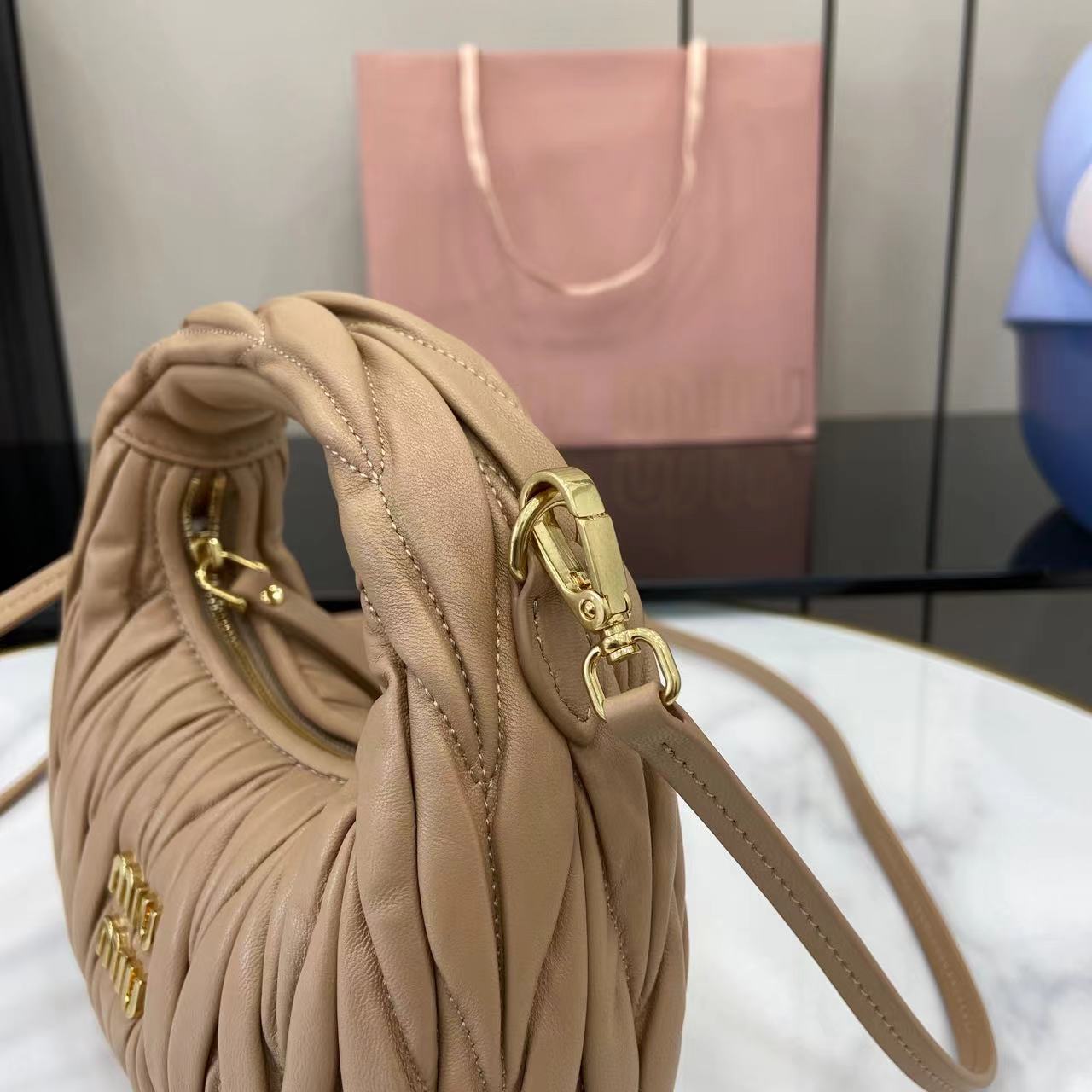 MiuMiu Mini MiuWander Bag(17.5×14×5.5CM）