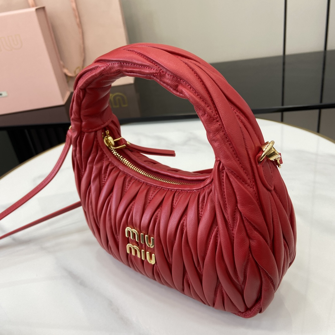 MiuMiu MiuWander Bag(23×13×7CM）