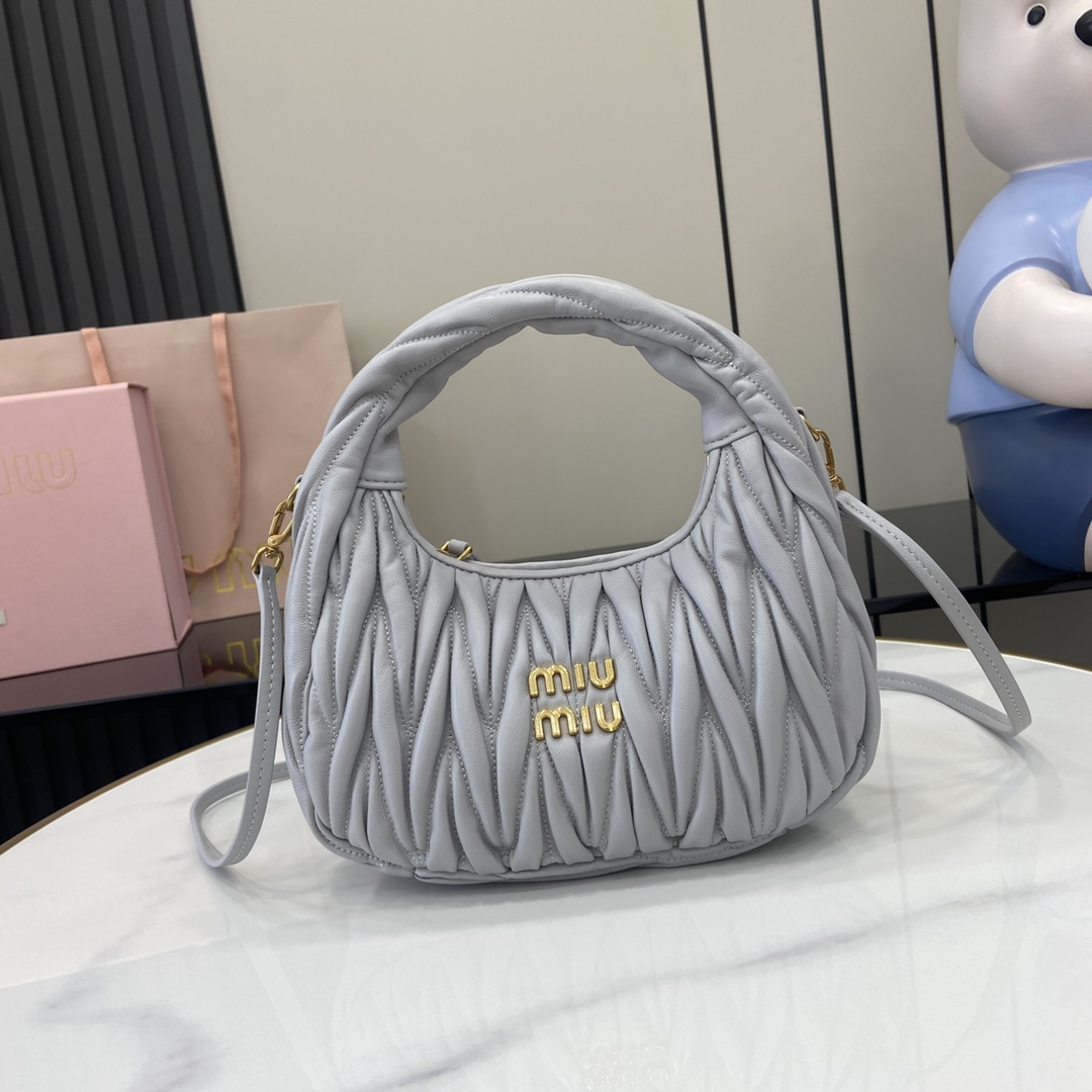 MiuMiu MiuWander Bag(23×13×7CM）