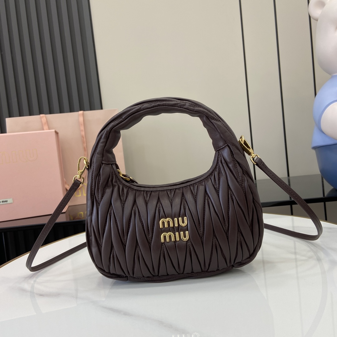 MiuMiu MiuWander Bag(23×13×7CM）
