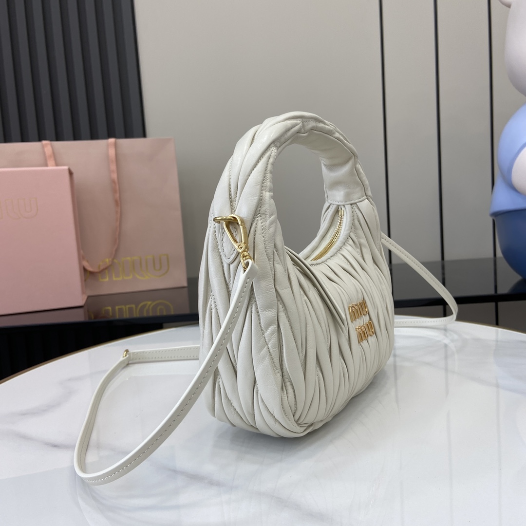 MiuMiu MiuWander Bag(23×13×7CM）