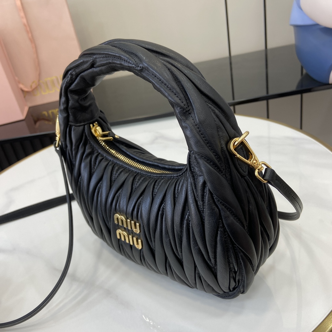 MiuMiu MiuWander Bag(23×13×7CM）