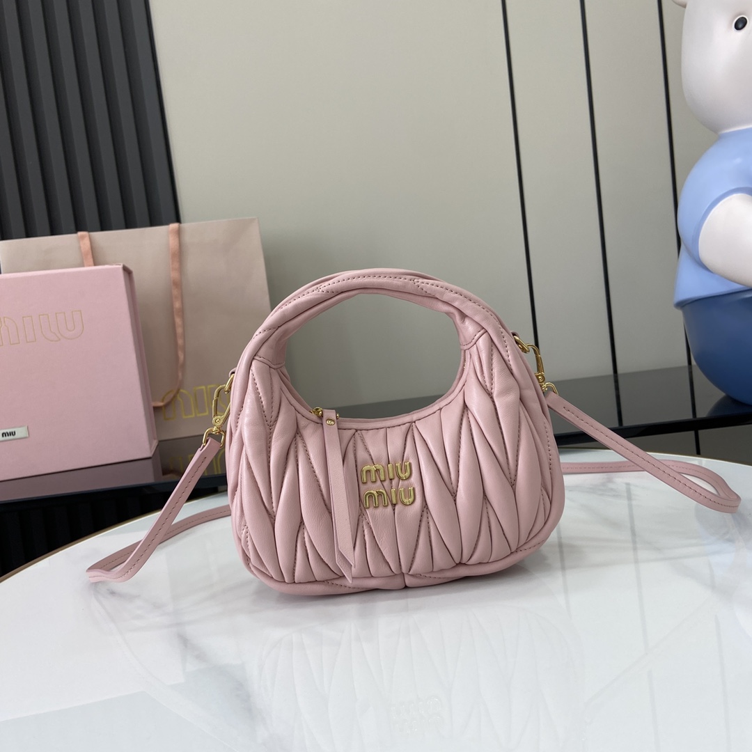 MiuMiu Mini MiuWander Bag(17.5×14×5.5CM）