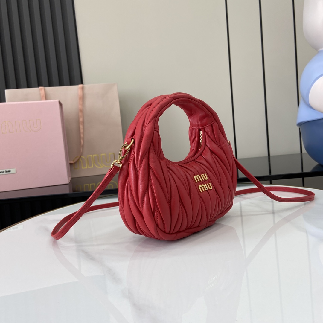 MiuMiu Mini MiuWander Bag(17.5×14×5.5CM）