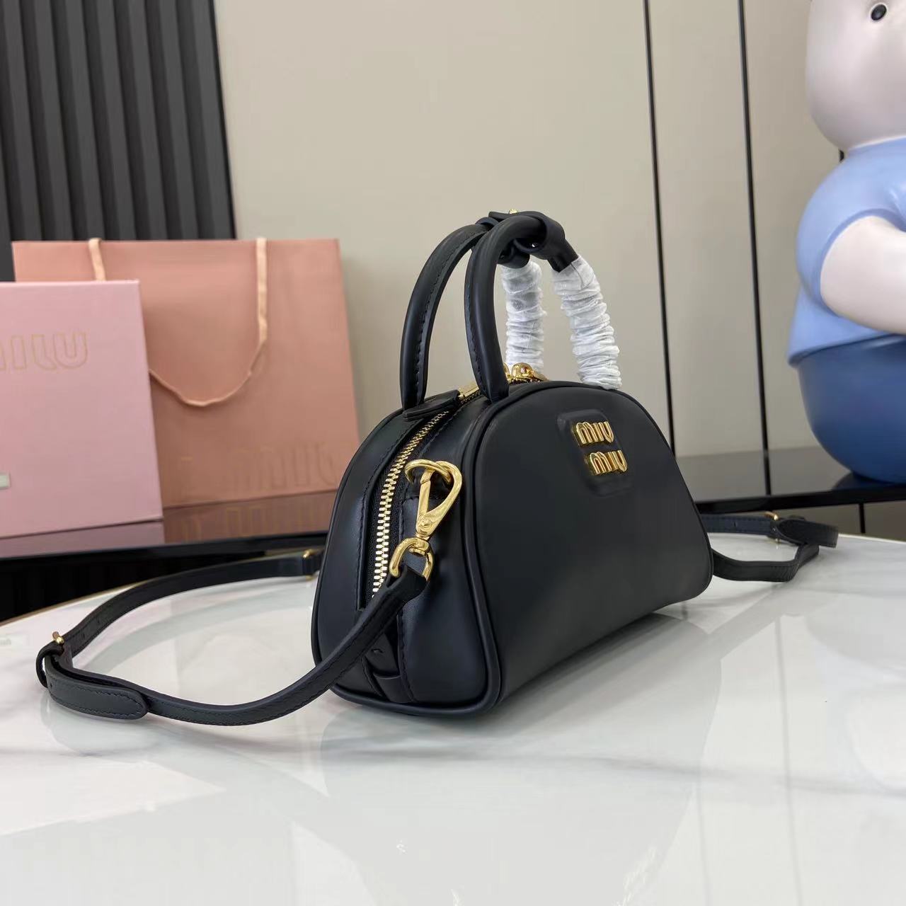 MiuMi* Runway Dumpling Bag(24 X12.5 X 9CM）