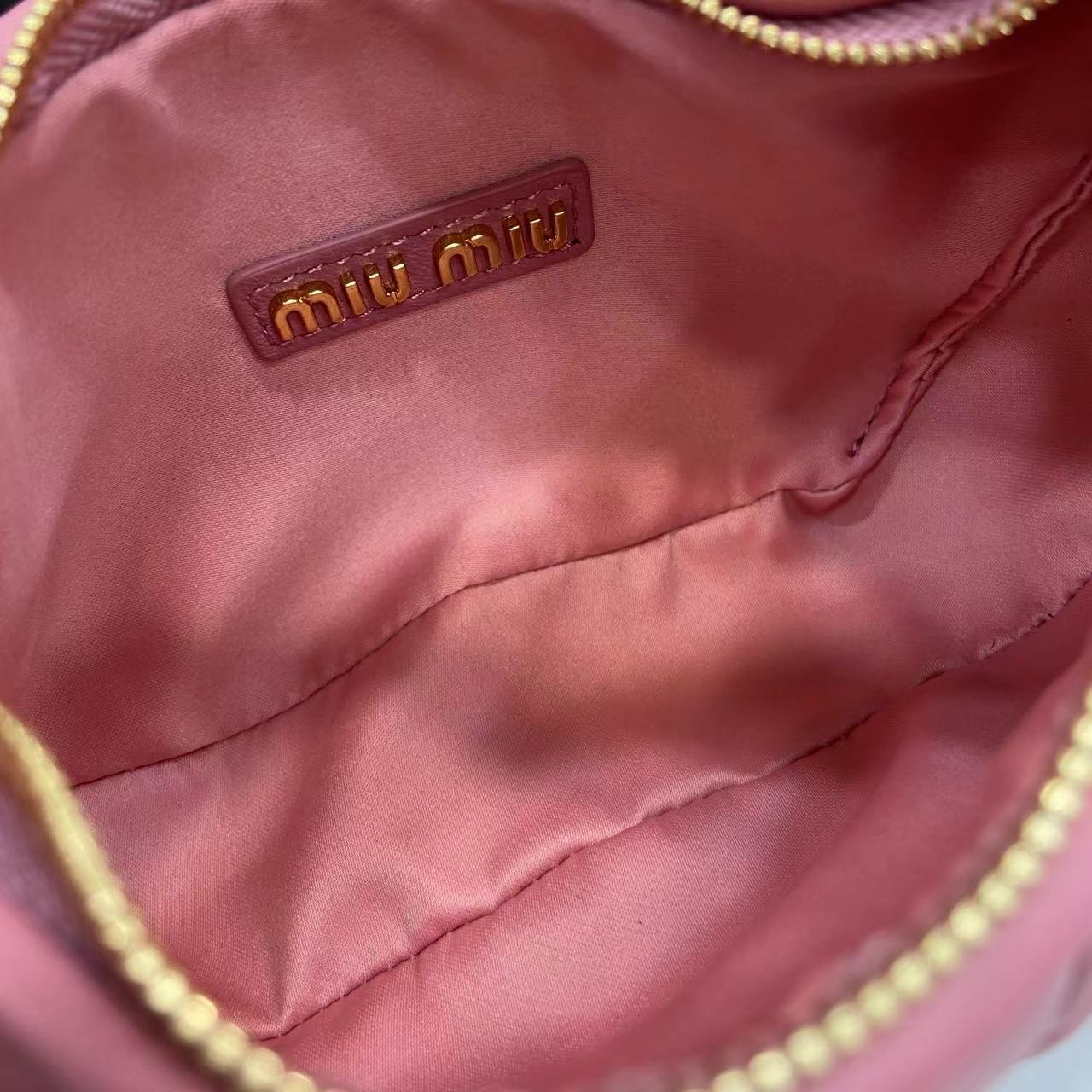 MiuMiu Mini MiuWander Bag(17.5×14×5.5CM）