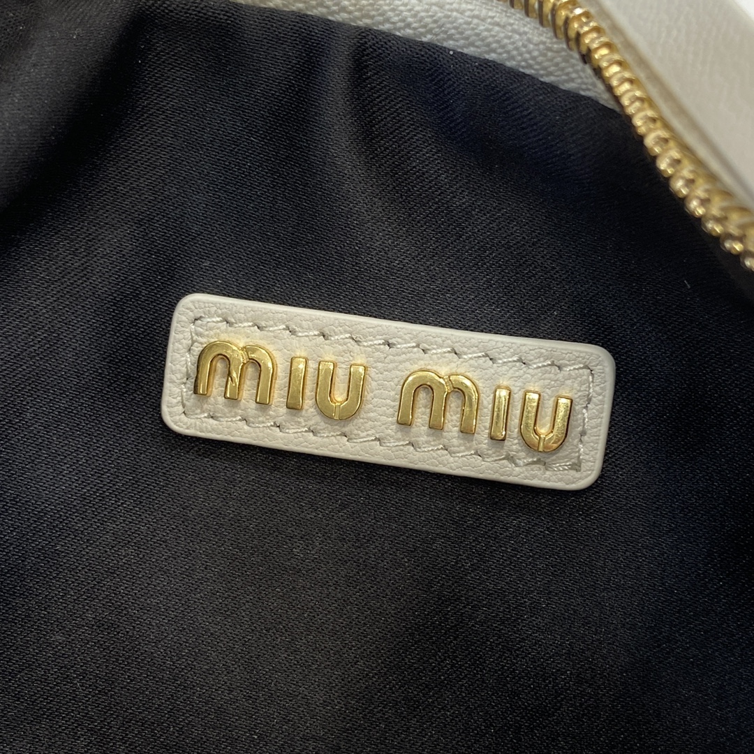 MiuMiu MiuWander Bag(23×13×7CM）