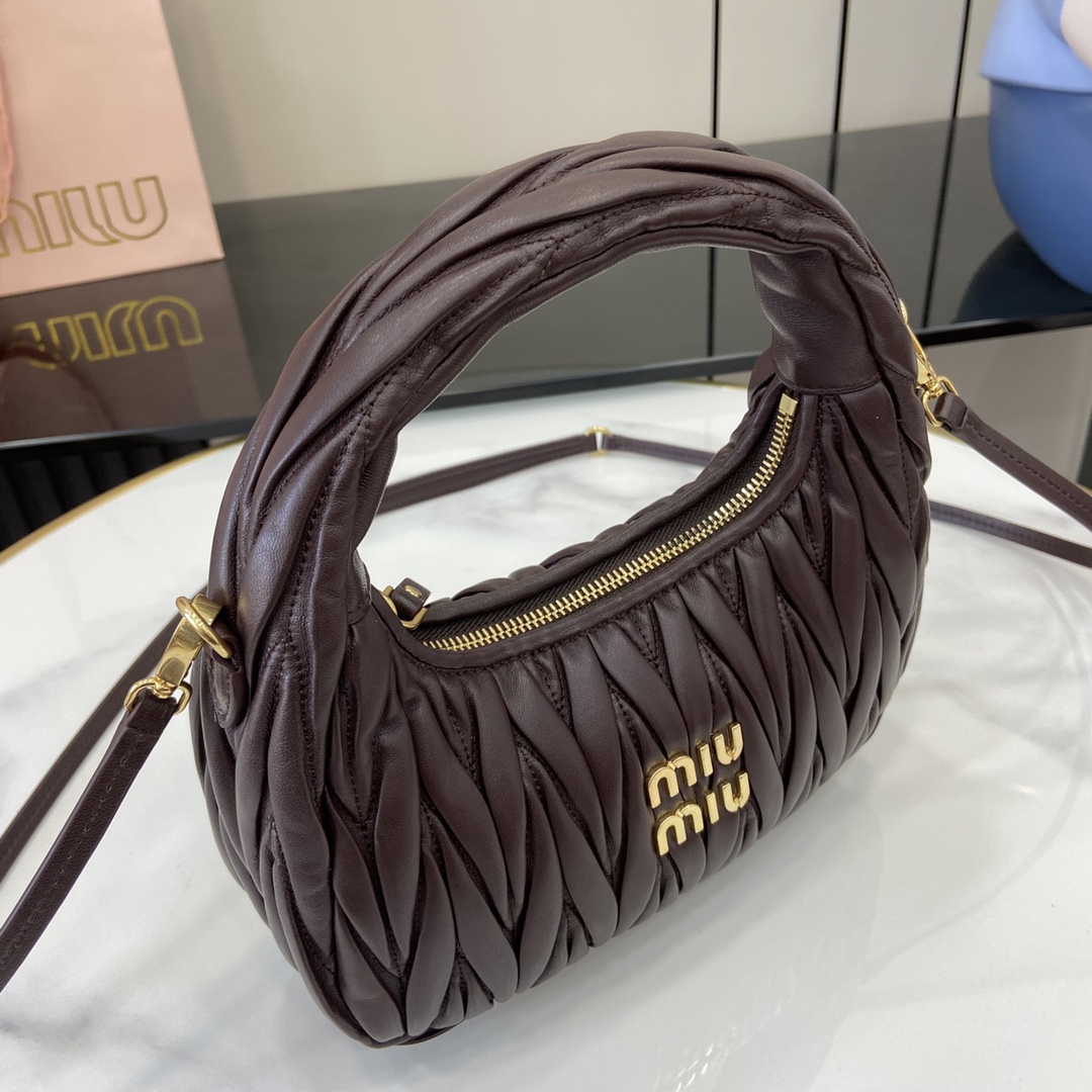 MiuMiu MiuWander Bag(23×13×7CM）