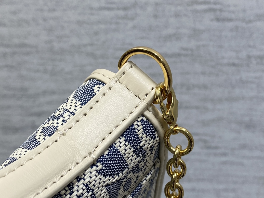 Dio* 30 Montaigne Cigale WOC(20.5*11*5CM)