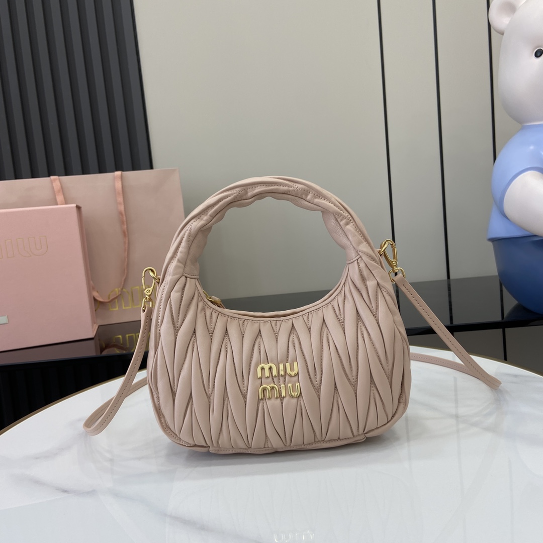 MiuMiu MiuWander Bag(23×13×7CM）