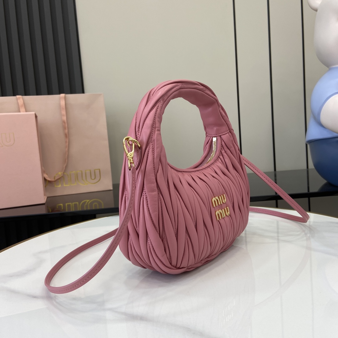 MiuMiu MiuWander Bag(23×13×7CM）