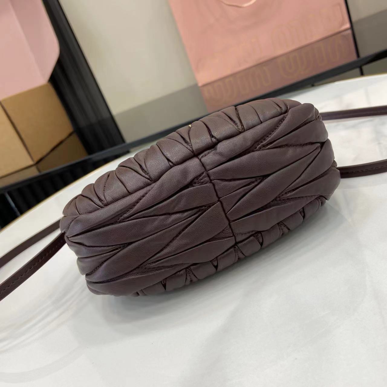 MiuMiu Mini MiuWander Bag(17.5×14×5.5CM）