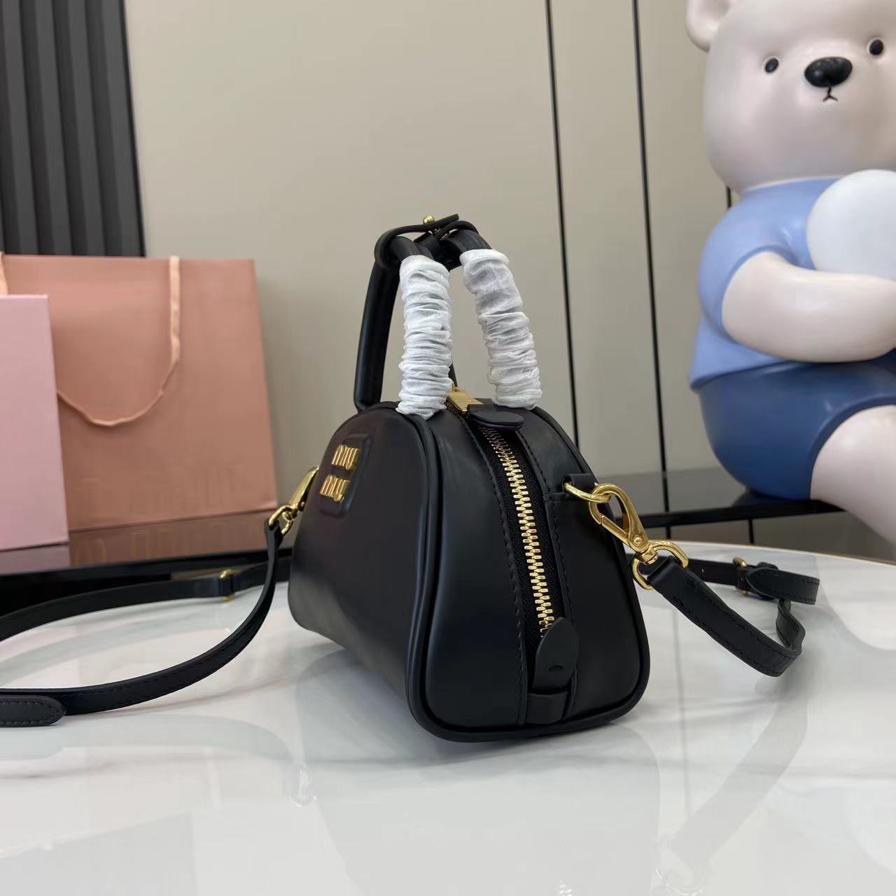 MiuMi* Runway Dumpling Bag(24 X12.5 X 9CM）