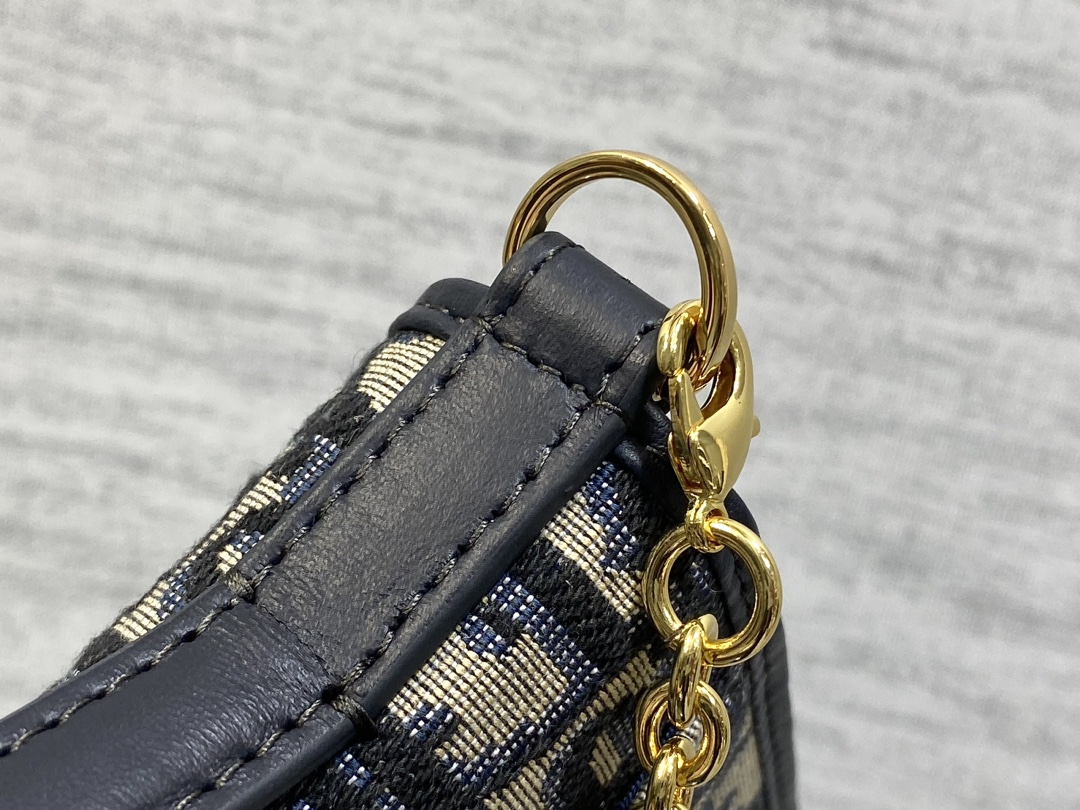 Dio* 30 Montaigne Cigale WOC(20.5*11*5CM)